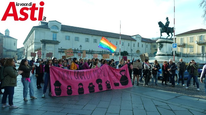 Un immagine del corteo organizzato lo scorso 8 marzo da NUDM Asti
