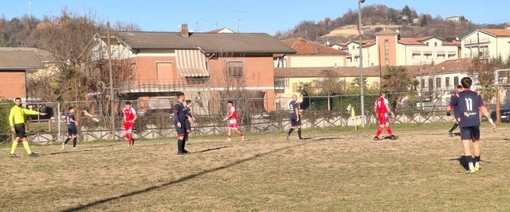 Moncalvo corsaro nel derby: Hajdini firma il successo e la vetta si avvicina Moncalvo corsaro nel derby: Hajdini firma il successo e la vetta si avvicina