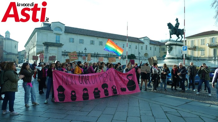 Un immagine del corteo organizzato lo scorso 8 marzo da NUDM Asti