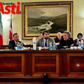 Nizza Monferrato, bilancio senza scossoni fiscali: confronto aperto su piazza Garibaldi ed ex mattatoio