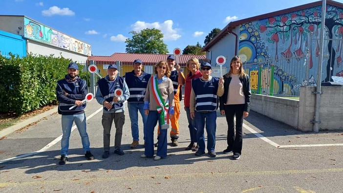 Calamandrana, attivato il servizio di Nonni vigili per la sicurezza dei bambini Calamandrana, attivato il servizio di Nonni vigili per la sicurezza dei bambini