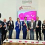 Brindisi allo stand piemontese del Vinitaly. Al centro dell'immagine, con fascia tricolore, Simone Nosenzo, sindaco di Nizza Monferrato e vicepresidente della Provincia di Asti Brindisi allo stand piemontese del Vinitaly. Al centro dell'immagine, con fascia tricolore, Simone Nosenzo, sindaco di Nizza Monferrato e vicepresidente della Provincia di Asti