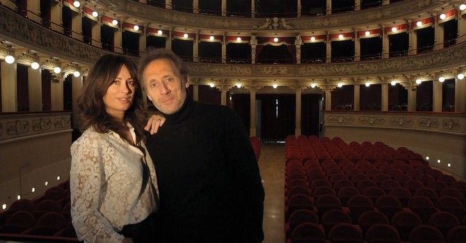 Il Teatro Alfieri apre i suoi segreti: tornano le visite "Oltre il sipario" con attori-guida d'eccezione Il Teatro Alfieri apre i suoi segreti: tornano le visite "Oltre il sipario" con attori-guida d'eccezione