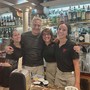 Paolo Bonolis con lo staff del Bar Perugina