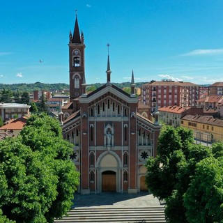 "Al buio si vede di più": ad Asti il teatro bendato degli studenti del Castigliano
