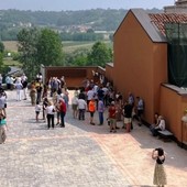 Un'immagine estiva di piazza delle Donne