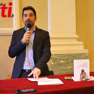 L'assessore Candelaresi alla presentazione del concorso L'assessore Candelaresi alla presentazione del concorso