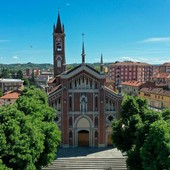 "Al buio si vede di più": ad Asti il teatro bendato degli studenti del Castigliano