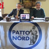 Nell'immagine (Merfephoto - Efrem Zanchettin) Luca Matteja (a sinistra) e Marco Crivelli. Nella foto sul PC il Segretario nazionale Grimoldi, che successivamente è intervenuto in video