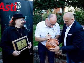 Ricca galleria di immagini (Merfephoto - Efrem Zanchettin) relative la presentazione della squadra Ricca galleria di immagini (Merfephoto - Efrem Zanchettin) relative la presentazione della squadra