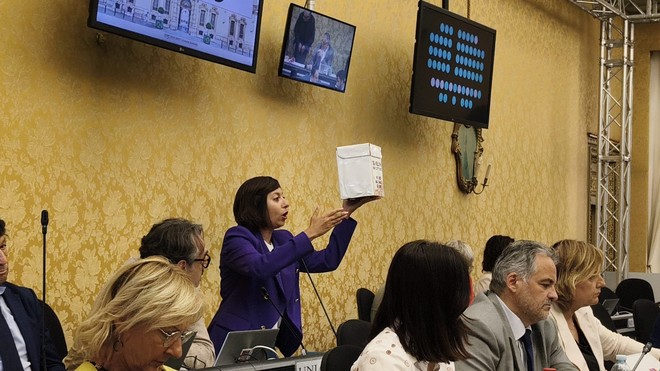 Gettonisti, in Consiglio regionale la protesta del M5S