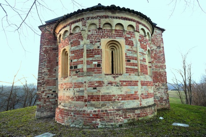 La pieve di San Lorenzo, a Tigliole, uno dei tesori architettonici visitabili nell'ambito delle aperture inerenti la "Rete romanica di collina"