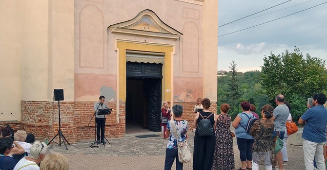 Torna sulle colline astigiane "Passeggiando con Vittorio Alfieri" tra storia, teatro e natura Torna sulle colline astigiane "Passeggiando con Vittorio Alfieri" tra storia, teatro e natura