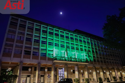 La prefettura si "tinge" di verde (MerfePhoto)