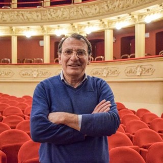 Porro ritratto in una foto d'archivio scattata al Teatro Alfieri
