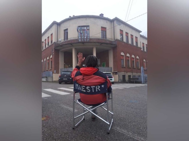 Il caso della famiglia nel bosco in Abruzzo riporta al dibattito su Monaca e il metodo “Bimbisvegli”