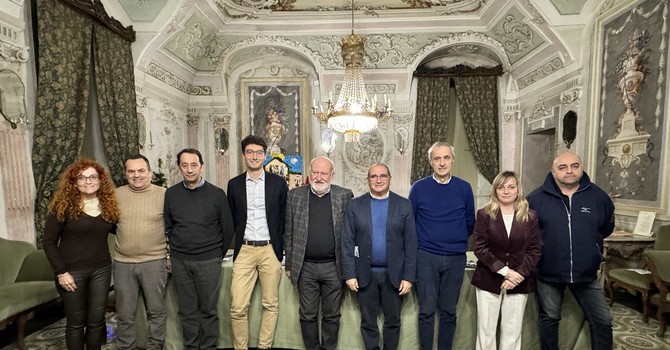 Foto di gruppo con gli amministratori dei  comuni coinvolti nella rassegna