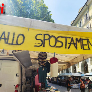 Uno striscione apposto durante una precedente manifestazione di protesta