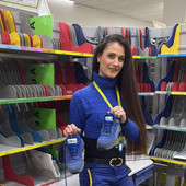 Dalle scarpe usate dei postini ai pavimenti antitrauma per bambini: il circolo virtuoso di "Scarpa vecchia fa buon gioco"