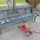 Vandali in azione al parco Lungo Tanaro: i residenti hanno riparato i danni