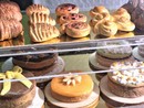 Un'immagine dei "dolci in miniatura", esteticamente perfetti, realizzati da Anna Rosa Nicola per il presepe