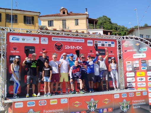 In foto: il podio delle squadre al campionato italiano Major