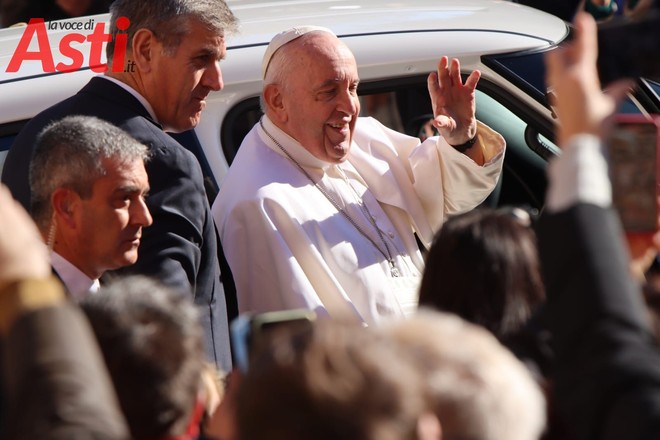 Il Papa durante la visita astigiana