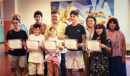 Applausi e disegni: “DiSegni DiVino” premia i giovani artisti di Moncalvo Applausi e disegni: “DiSegni DiVino” premia i giovani artisti di Moncalvo
