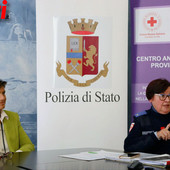 Il questore Di Donato con Elisa Chechile (MerfePhoto) Il questore Di Donato con Elisa Chechile (MerfePhoto)