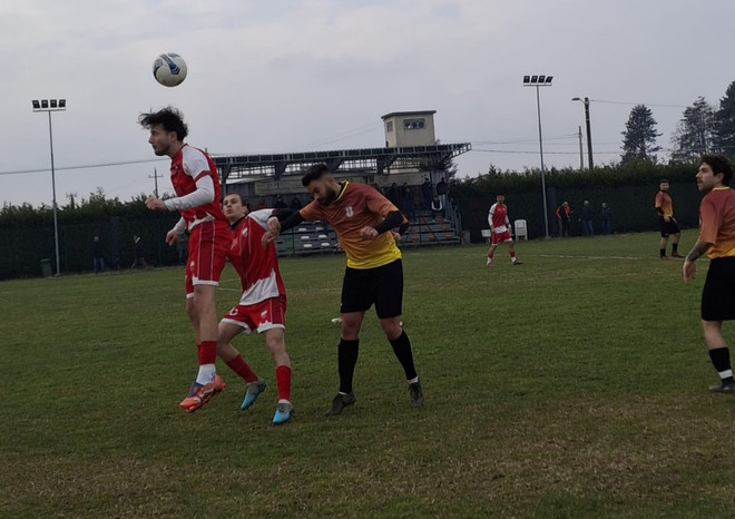 Moncalvo, solo un pari a Quargnento: la vetta si allontana, ma i play-off restano a un passo Moncalvo, solo un pari a Quargnento: la vetta si allontana, ma i play-off restano a un passo