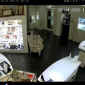 Un momento della rapina alla gioielleria di Mario Roggero