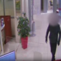 Fine della fuga: trovato il rapinatore che assaltò la Cassa di Risparmio di Asti in via Cibrario (ma era in carcere a Siena) [VIDEO]