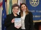 Laura Binello (a sinistra) con la presidente del Rotary Club Canelli-Nizza Stafania Delsanto.