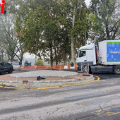 Immagine d'archivio della rotonda, scattata nell'autunno scorso pochi giorni prima del termine dei lavori di completamento