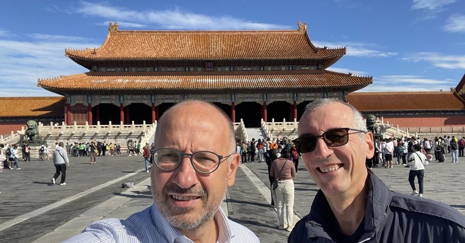 Il sindaco Rasero e il consigliere Berzano ritratti in una foto d'archivio durante una visita in Cina