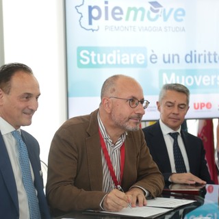 Il sindaco Rasero alla firma con il presidente Cirio