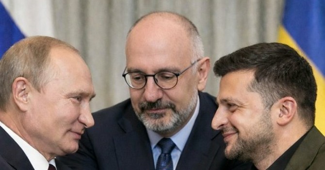 L'immagine comparsa sui profili social del sindaco di Asti, assurta alle glorie del web internazionale L'immagine comparsa sui profili social del sindaco di Asti, assurta alle glorie del web internazionale