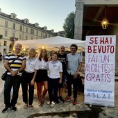 La postazione dell'Asl di Asti allestita durante il Festival delle Sagre e l'equipe