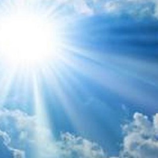 Meteo: caldo estivo ma da domenica si cambia, torna l'instabilità