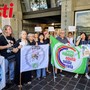 Un sit in delle associazioni ad agosto Un sit in delle associazioni ad agosto