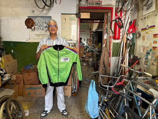 Tra gare nell'Astigiano, country e biciclette: la storia di Salvatore che chiude la sua celebre bottega Tra gare nell'Astigiano, country e biciclette: la storia di Salvatore che chiude la sua celebre bottega
