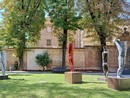 Sculture di Domenico Borrelli nel giardino di Palazzo Crova a Nizza Monferrato Sculture di Domenico Borrelli nel giardino di Palazzo Crova a Nizza Monferrato
