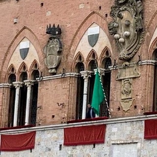 Maltempo a Siena: rinviato a domani il  Palio.  L'Aquila con Tittia è la favorita