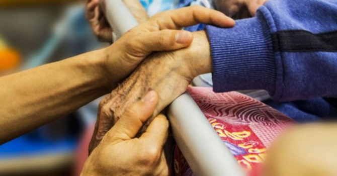 Residenze per anziani in Piemonte: dal 1° gennaio aumenti fino al 10% sulle rette