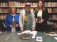 La sindaca Anna Macchia (a destra) e l'assessore Delfina Noto ritratte In Biblioteca con il regista Renzo Sicco
