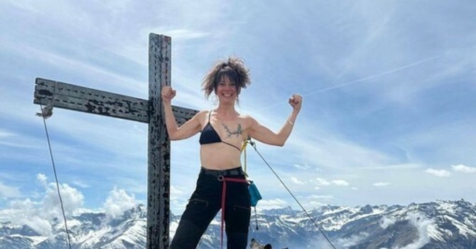 “Voglio poter scegliere”: è piemontese una delle fondatrici del movimento delle donne “flat” dopo il tumore al seno