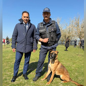 L'assessore Giacomini con Sciuscià e il suo conduttore Fabio L'assessore Giacomini con Sciuscià e il suo conduttore Fabio