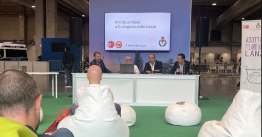 Castagnole delle Lanze ha presentato "adotta un filare" al Salone del Camper Castagnole delle Lanze ha presentato "adotta un filare" al Salone del Camper