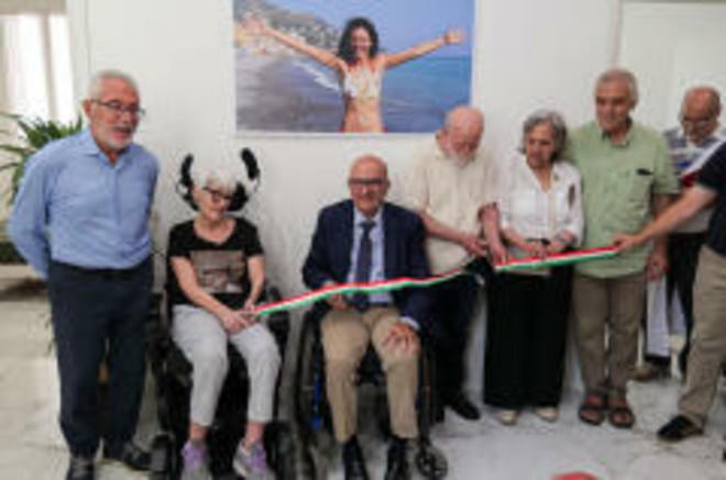L'inaugurazione. Al centro Vincenzo Soverino L'inaugurazione. Al centro Vincenzo Soverino
