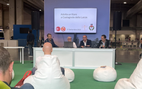 Castagnole delle Lanze  ha presentato &quot;adotta un filare&quot; al Salone del Camper